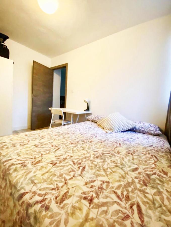 Valencia Guest Rooms Near The Beach In Shared Apartment Exterior foto